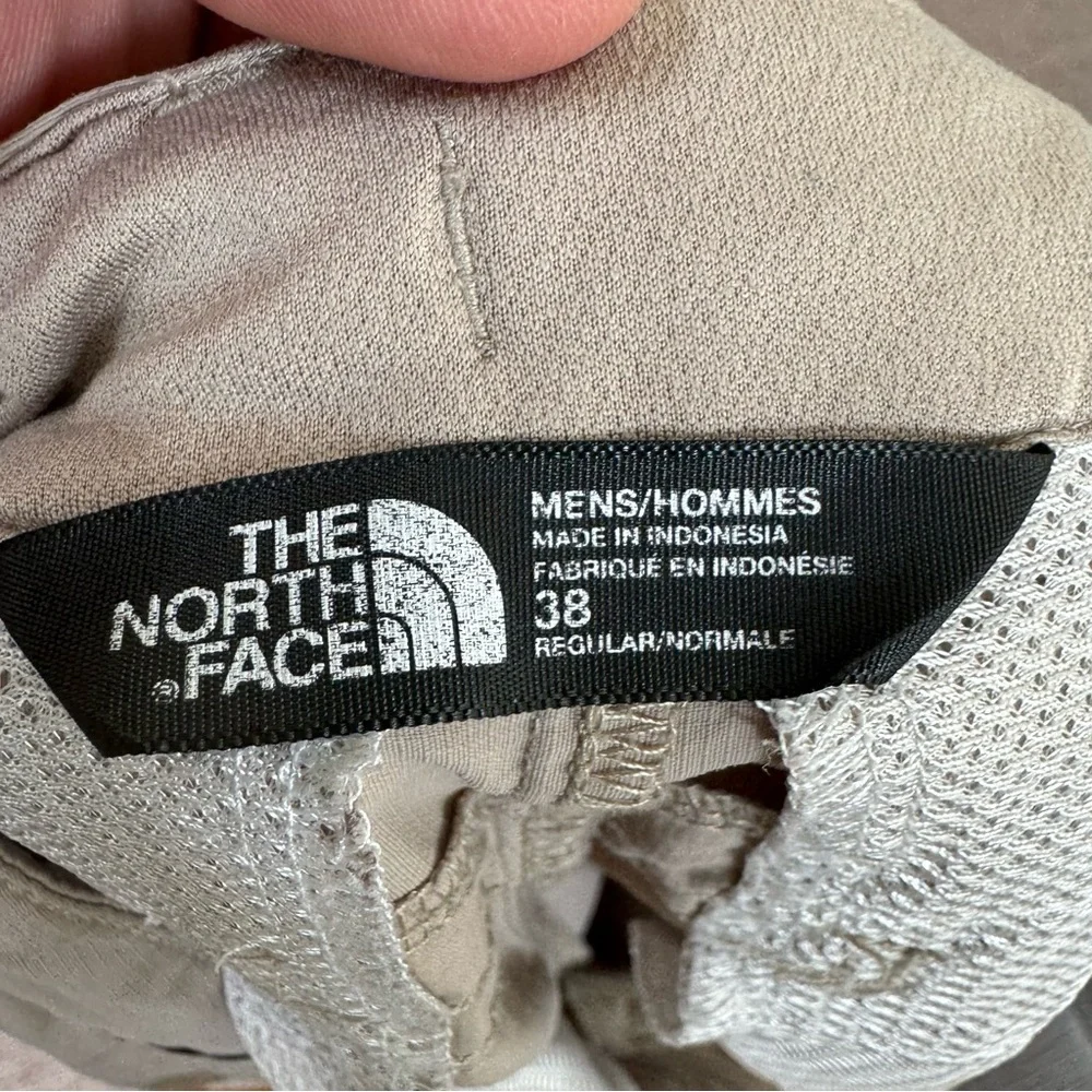The North face Nylon Shorts Men Size 38 Beige Tan‎